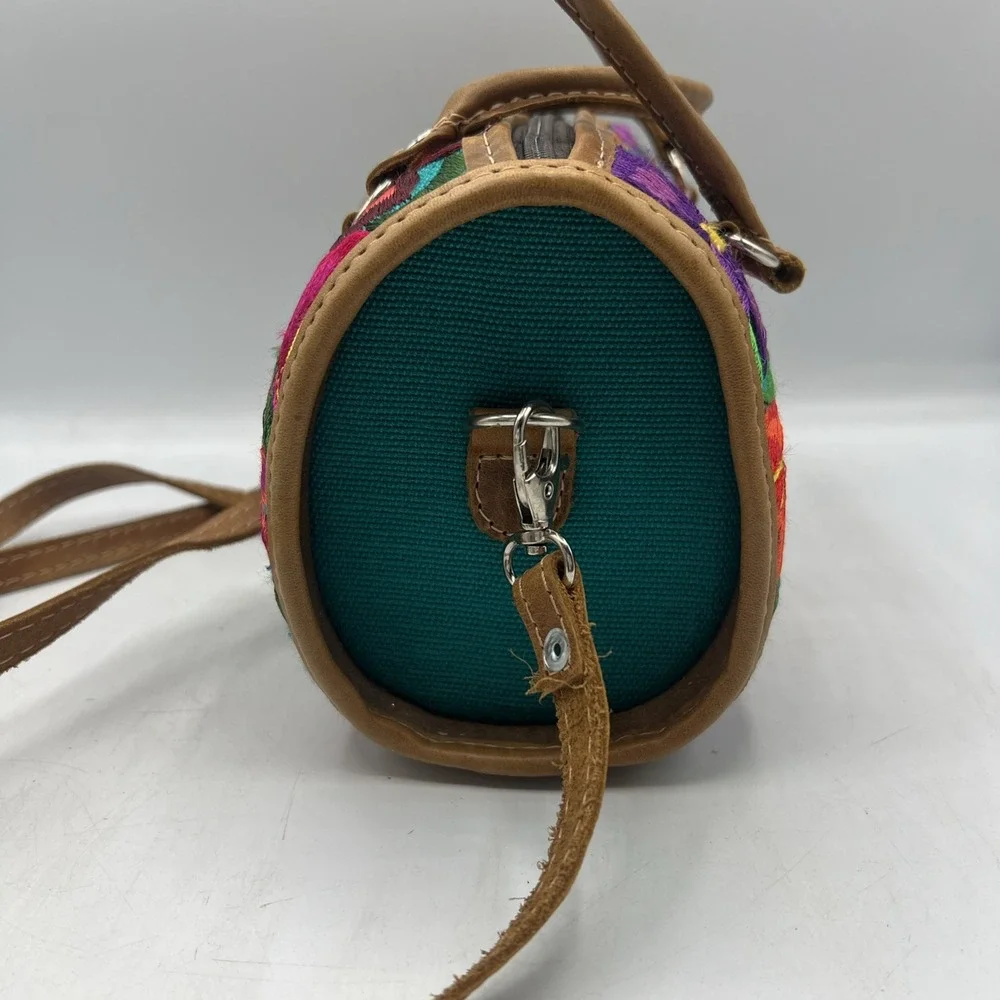 Handmade Embroidered Floral Guatemala Leather Purse Handbag‎